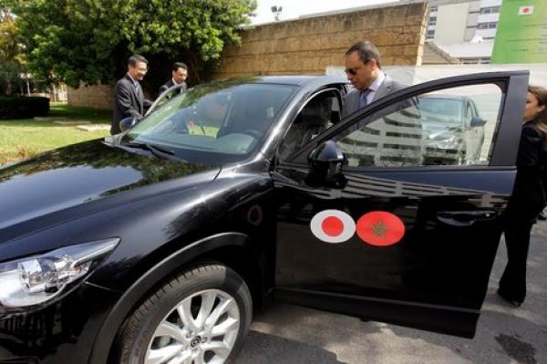وزراء يوزعون سيارات أهدتها اليابان للمغرب على زوجاتهم و أبنائهم للسفر و الإستجمام