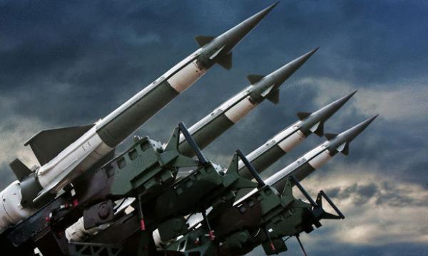 اسرائيل تطلق صاروخا موجها لتحذير سوريا بعد سقوط قذائف على الجولان