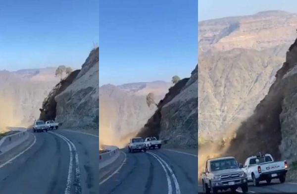 لحظة انهيار جبل أمام السيارات في السعودية ونجاة سائقين في آخر لحظة(فيديو)