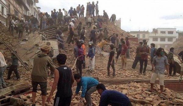 ارتفاع حصيلة ضحايا زلزال نيبال إلى أزيد من 7 آلاف قتيل و14 ألف جريح
