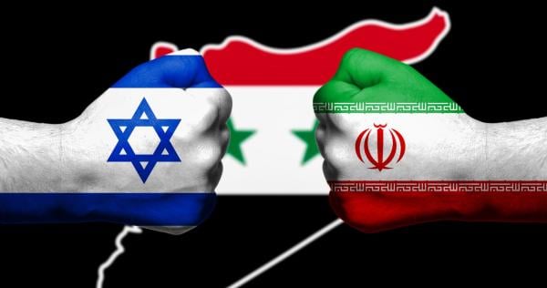 بلومبيرغ: الهجوم الإيراني بات وشيكا وسيستهدف مواقع عسكرية وحكومية في إسرائيل