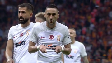 خرج مصابا .. زياش يسجل هدفه الأول في الدوري التركي بطريقة رائعة (فيديو)