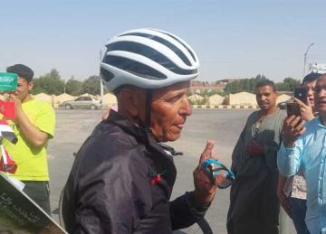 يبلغ من العمر 65 عاما.. قصة رحالة مغربي على وشك تحقيق حلم أداء مناسك الحج على متن دراجة هوائية
