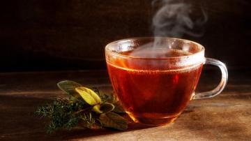 دراسة: الشاى يعزز الصحة الإنجابية لدى الرجال