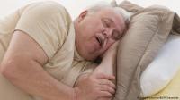 دراسة تحذر من "انقطاع التنفس أثناء النوم"
