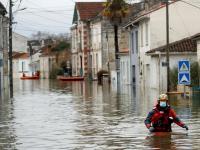 إجلاء قرابة 200 شخص بسبب الفيضانات بفرنسا