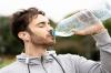 ماذا سيحدث لجسمك لو اكتفيت بالماء مشروبا لشهر واحد؟