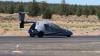 اختبار طيران لأول سيارة رياضية بالعالم ثلاثية العجلات(فيديو)