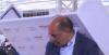 لحظة سقوط لوحة  على رأس وزير أردني أثناء لقاء على الهواء(فيديو)