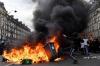 غـليان اجتماعي متواصل في فرنسا احتجاجا على إصلاح نظام التقاعد والشرطة تغرق الشوارع بالغاز المسيل للدموع (فيديو)