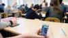 الحكومة الهولندية تحظر الهواتف والساعات الذكية في فصول الدراسة