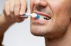 دراسة جديدة: عدم تنظيف الأسنان بالفرشاة قبل النوم يعرضك للإصابة بأمراض خطيرة